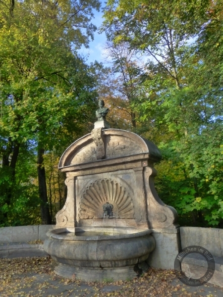 Bürgermeister-Erhardt-Brunnen auf der Maximiliansbrücke in München