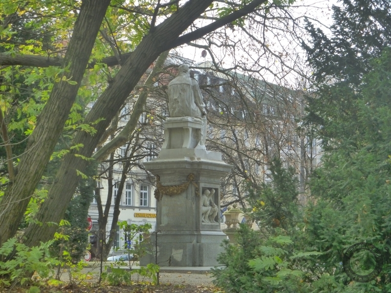 Denkmal für Justus von Liebig am Maximiliansplatz in München