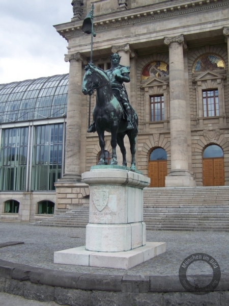 Reiterstandbild Otto I. von Wittelsbach am Hofgarten in München