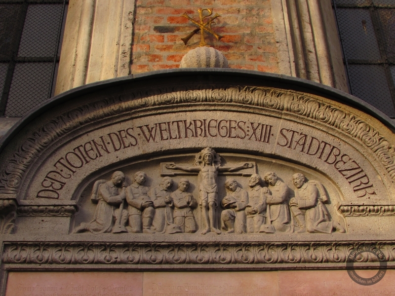 Kriegerdenkmal (Erster Weltkrieg) am St.-Anna-Platz im Lehel in München