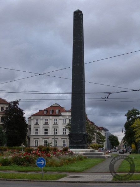 Obelisk auf dem Karolinenplatz in Münchens Maxvorstadt
