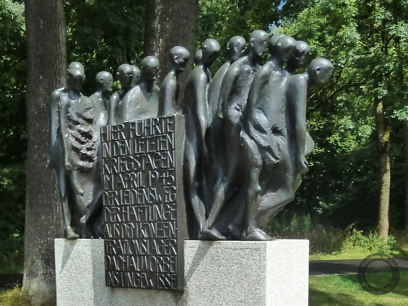 Mahnmal Todesmarsch vom KZ Dachau in Obermenzing vor dem Schloss Blutenburg