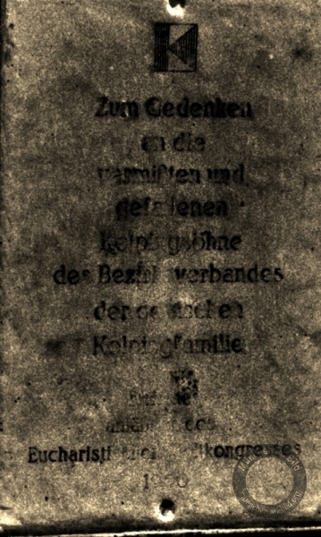 Gedenktafel für die Toten der Kolpingfamilie an der Kirche St. Nikolai am Gasteig in München