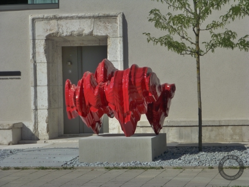 Skulptur "Discussion" von Tony Cragg in der Crailsheimstraße in München-Schwabing
