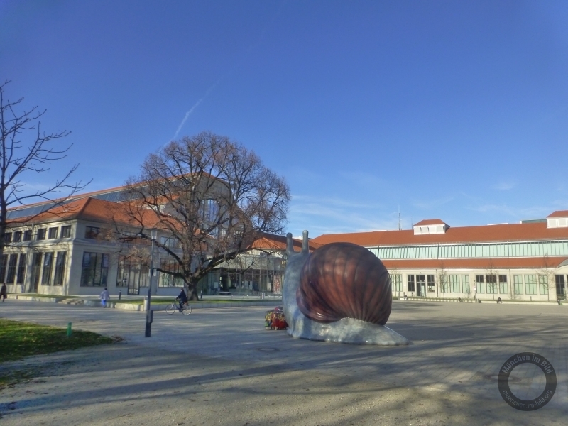 Sweet Brown Snail am Verkehrszentrum des Deutschen Museums auf der Theresienhöhe in München