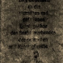 Gedenktafel für die Toten der Kolpingfamilie an der Kirche St. Nikolai am Gasteig in München