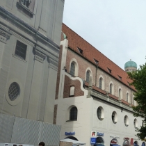 Augustinerkirche St. Johannes der Täufer und Johannes der Evangelist  (Augustiner-Eremiten) in der Augustinerstraße in München