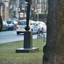 Skulptur "Große Zwei V" in der Maxvorstadt in München