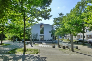 Aktions-Brunnen mit Pfarrheim St. Rupert (München-Schwanthalerhöhe)