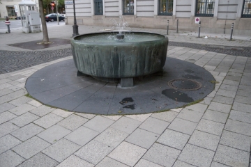 Bierbrunnen vor dem Brauerhaus am Oskar-Miller-Ring in München