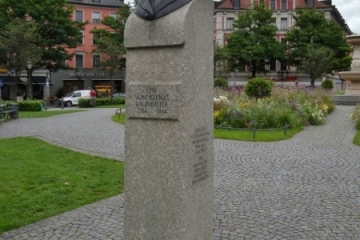 Denkmal für Leo von Klenze auf dem Gärtnerplatz in München