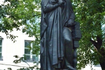 Denkmal für Orlando di Lasso auf dem Promenadeplatz in München