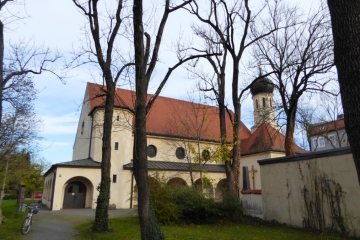 Kirche St. Ulrich in der Agnes-Bernauer-Straße in München-Laim