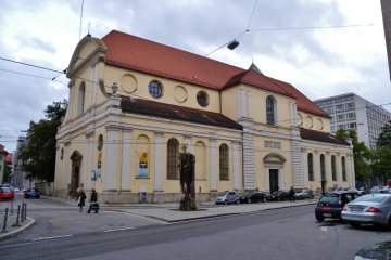 Karmeliterklosterkirche St. Nikolaus und Mariavom Berg Karmel in München